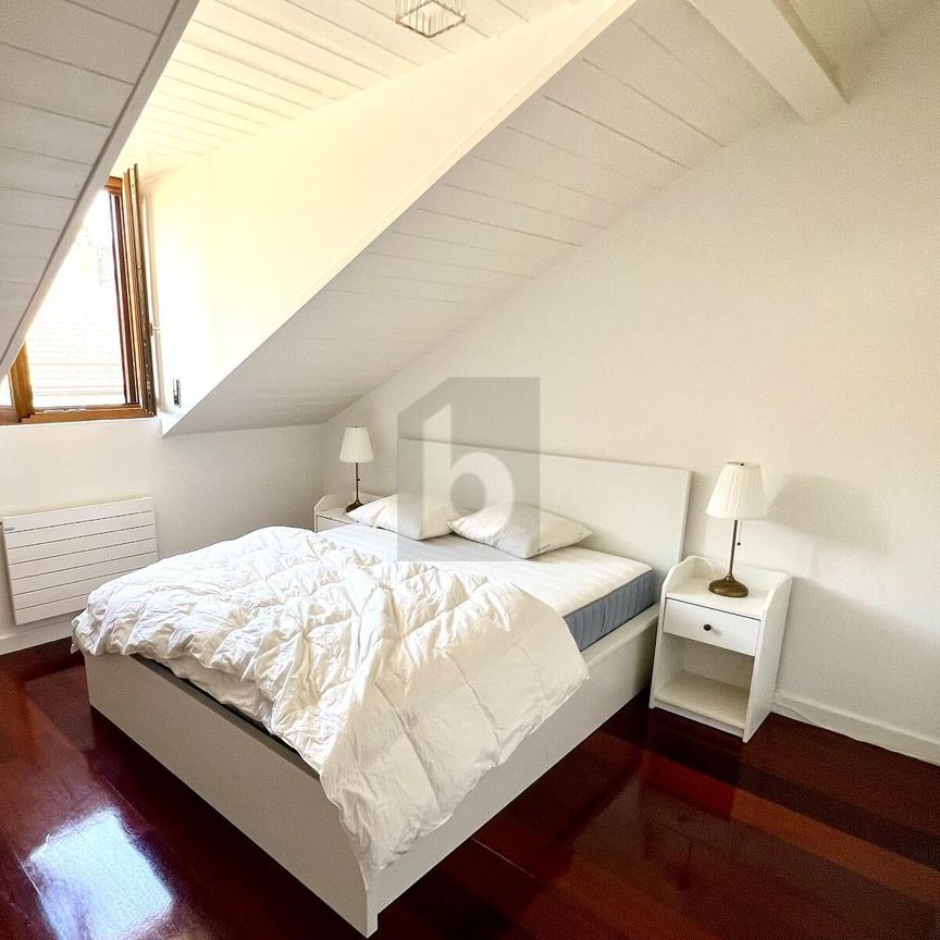 SUPERBE ATTIQUE MEUBLÉ À DEUX PAS DU LAC - Foto 1