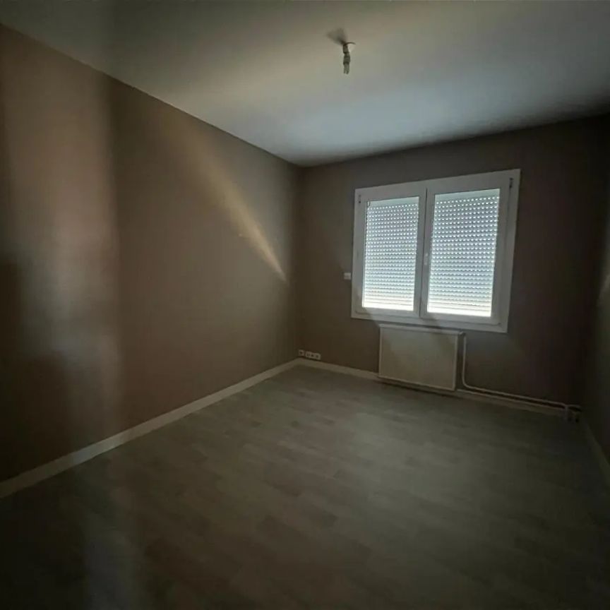Location appartement 4 pièces - 105.33m² à Niort (79000) - Photo 1