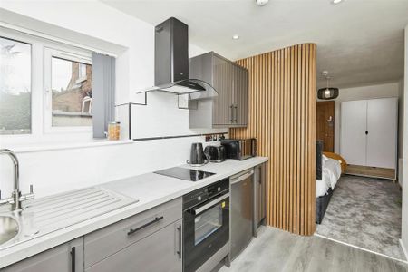 Studio to rent - Photo 2