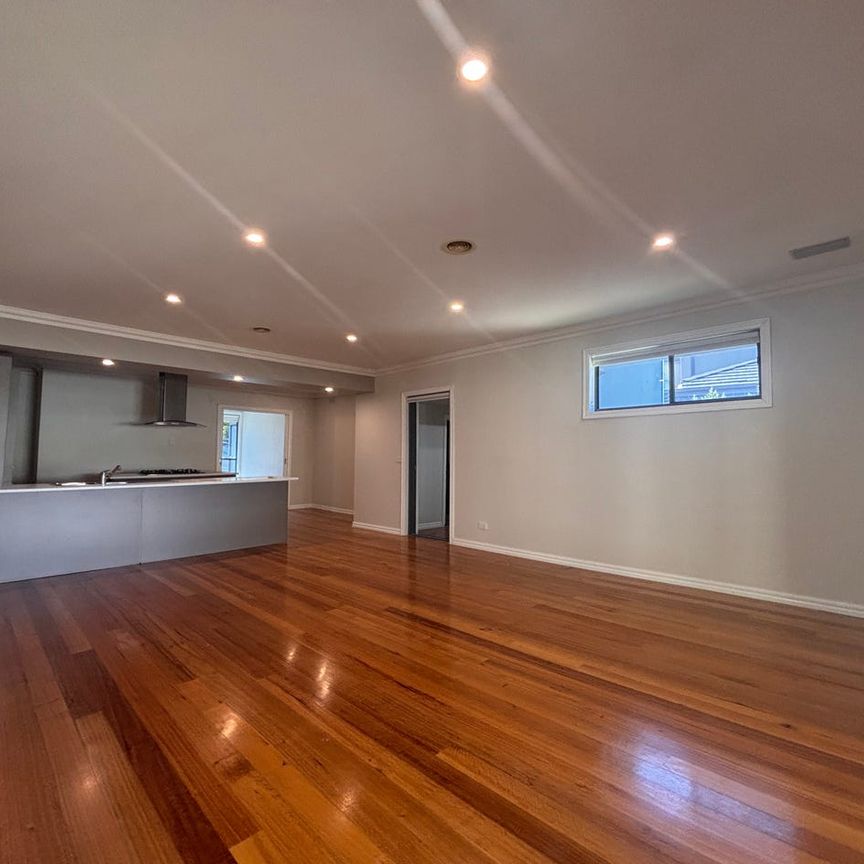 2 x Living Areas! - Photo 1