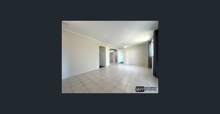 Family Residence In Prime Location! - Photo 4