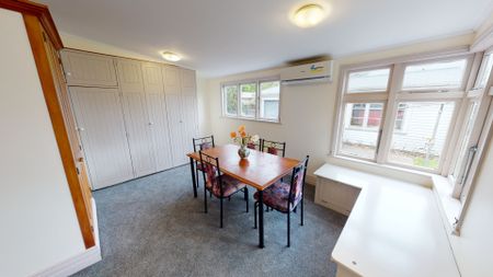 City Centre - 4 Bedrooms - Photo 5