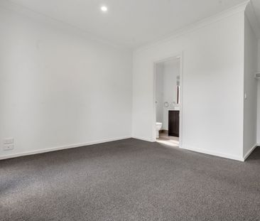 Perfect balance of space, style & convenience! - Photo 6