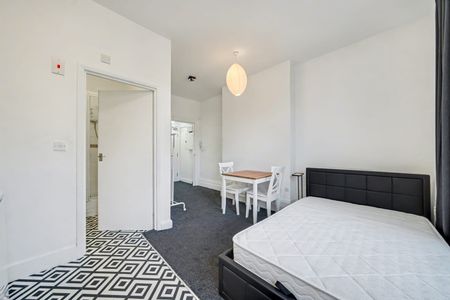 Bedsit, Holmdale Road, NW6 - Photo 4