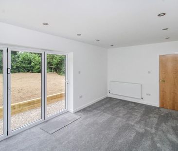 3 bedroom detached bungalow to rent - Photo 2