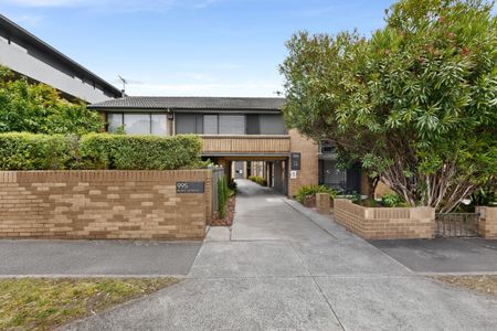 22/995 Burke Road, Camberwell VIC 3124 - Apartment For Rent | Domain - Photo 2