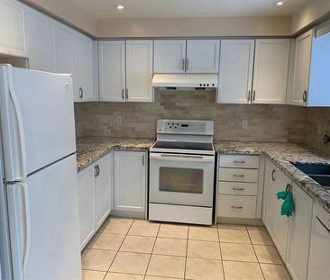 For Lease - 27 Moresby Street, Richmond Hill, Ontario - Photo 3