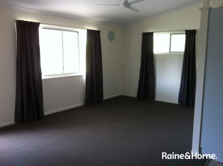 3 BEDROOM HOME ANDERGROVE - Photo 4