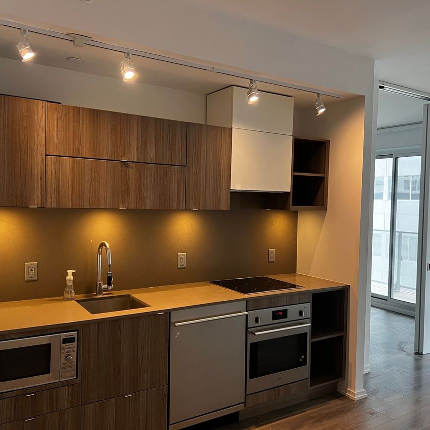 For Lease - 125 Peter Street Unit# 810, Toronto, Ontario - Photo 1