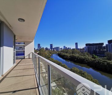 Riverside Living, Nearby Cycling paths, Easy access to M4 motorway,... - Photo 5