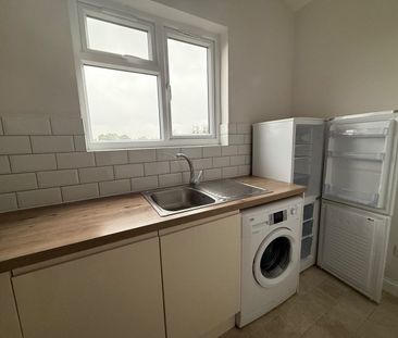Room in a Shared House, Dunraven Avenue, LU1 - Photo 2