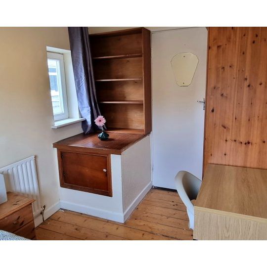 Room for rent in 6-bedroom apartment in Dublin - Photo 1