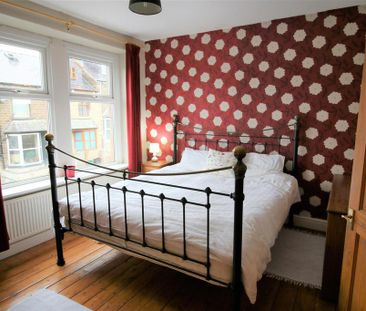 4 bedroom private hall to rent - Photo 1