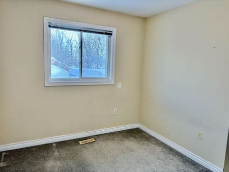 For Lease - 194 Livingstone Street Unit# Upper, Barrie, Ontario - Photo 4