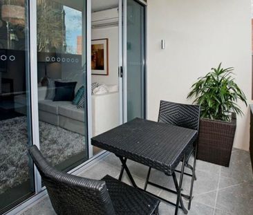 Perfect City Living - Photo 3