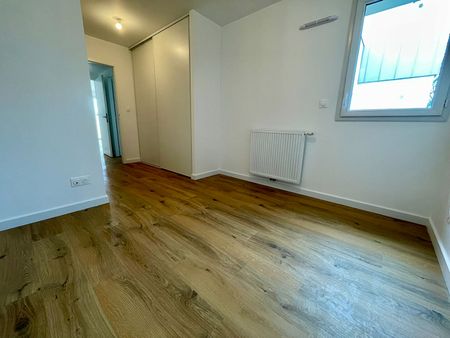Location Appartement 3 pièces 65m² - Photo 3
