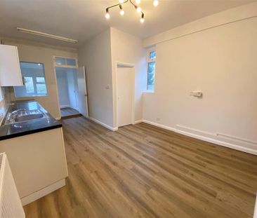 1 bedroom end of terrace house to rent - Photo 2