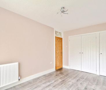 2 bedroom semi-detached bungalow to rent - Photo 6