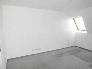 Jößnitzer Str. 141, Wohnung 13 ~~~ Balkon, Tageslichtbad mit Wanne und Dusche, Dachboden - Foto 2