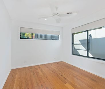 MODERN LIGHTHOUSE BEACH LIVING! - Photo 4