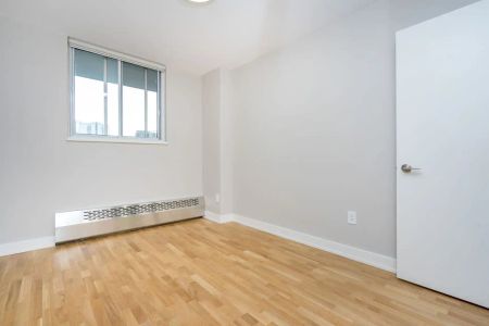 230 Oak Street — 1 Bedroom - unit 501 - Photo 5