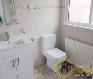 4 bedroom semi-detached house to rent - Photo 6