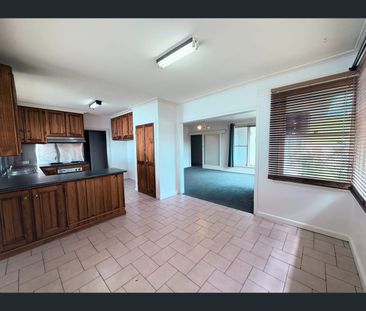 1/18 Scenic Rd, Highton, Vic 3216 - Photo 4