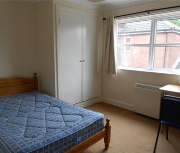 3 bedroom flat to rent - Photo 4