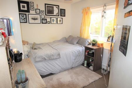 4 bedroom house to rent - Photo 2