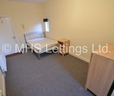 9 Bedroom Mid Terraced House for rent in Hanover Square - Photo 3