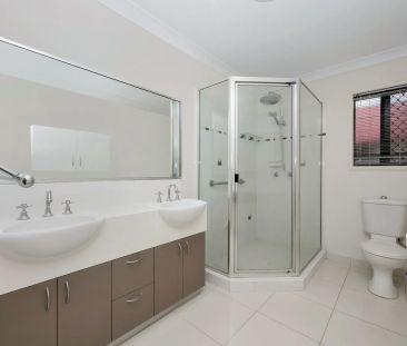 4 Beresford Court, Kirwan. - Photo 4