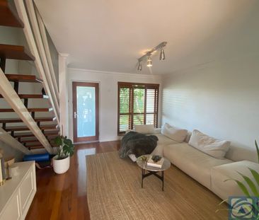 Fully Furnished Townhouse in amazing location - Photo 1