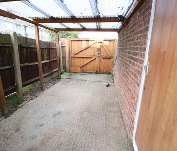 3 bedroom semi-detached house to rent - Photo 3