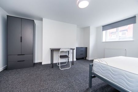 Welton Mount, Hyde Park, Leeds - Photo 3