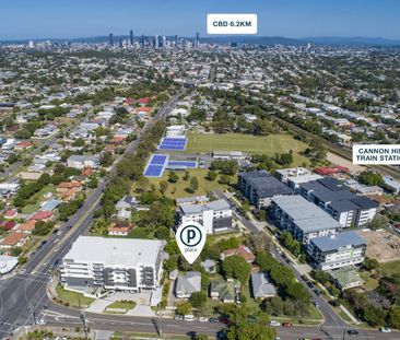 Spacious Dual-Living Family Home in Prime Cannon Hill Location - Photo 4