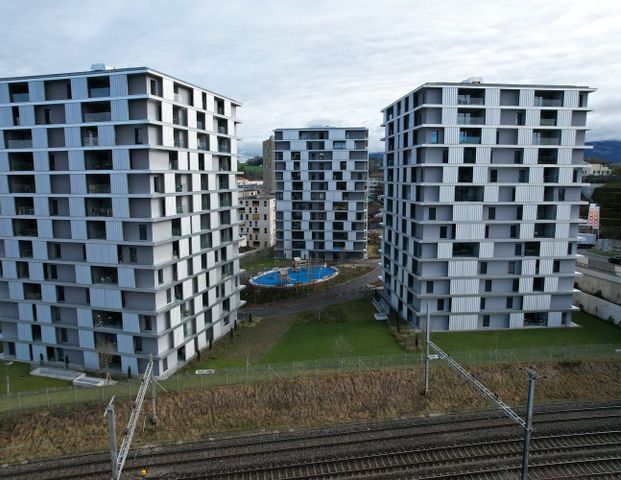 Bel appartement de 2.5 pièces au 10ème étage - Photo 1