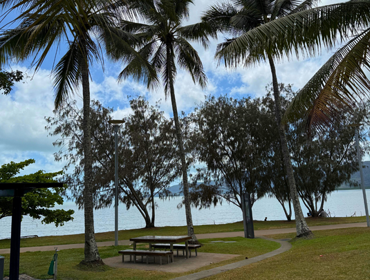 2 Bedroom Unit along the Cairns Esplanade! - Photo 1