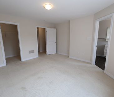 For Lease - 415 Wheat Boom Drive, Oakville, Ontario - Photo 6