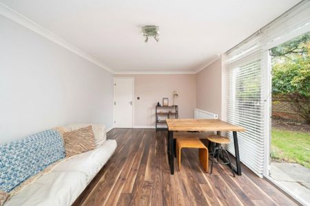 1 bedroom ground floor flat to rent - Photo 3