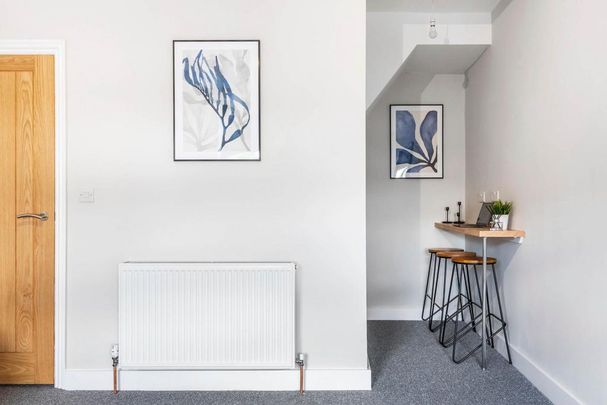 6 bedroom house to rent - Photo 1