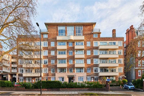 Large two bedroom apartment set only 0.1 from the Underground station and Paddington Recreation Ground - Photo 1