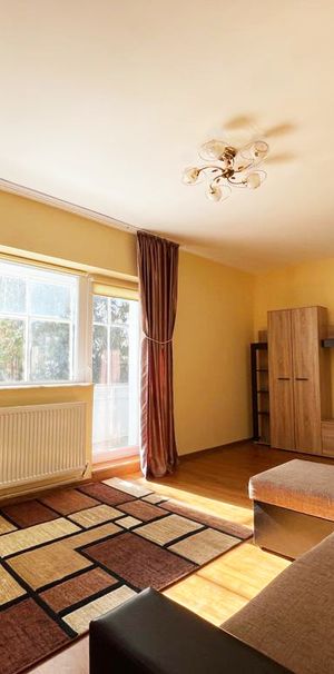 Constanta, Casa de Cultura, Ap.2 cam, Decomandat,Et.1/3 - Fotografie 1