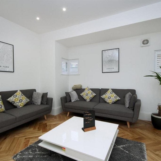 3 bedroom apartment to rent - Photo 1