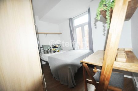 4 bedroom flat to rent - Photo 5