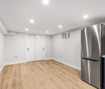 For Lease - 116 Manor Road East Road Unit# 2, Toronto, Ontario - Photo 2