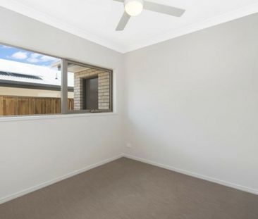 4 Bedroom 2 Living Room House in Ormeau! - Photo 6