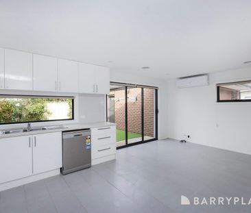 Presenting a contemporary home with a hassle-free, low maintenance ... - Photo 3