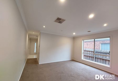 Family home in Tarneit - Photo 2