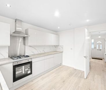 4 bedroom terraced house to rent - Photo 6