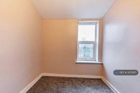 3 bedroom end of terrace house to rent - Photo 2